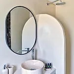 Paridian Elegant Living *
